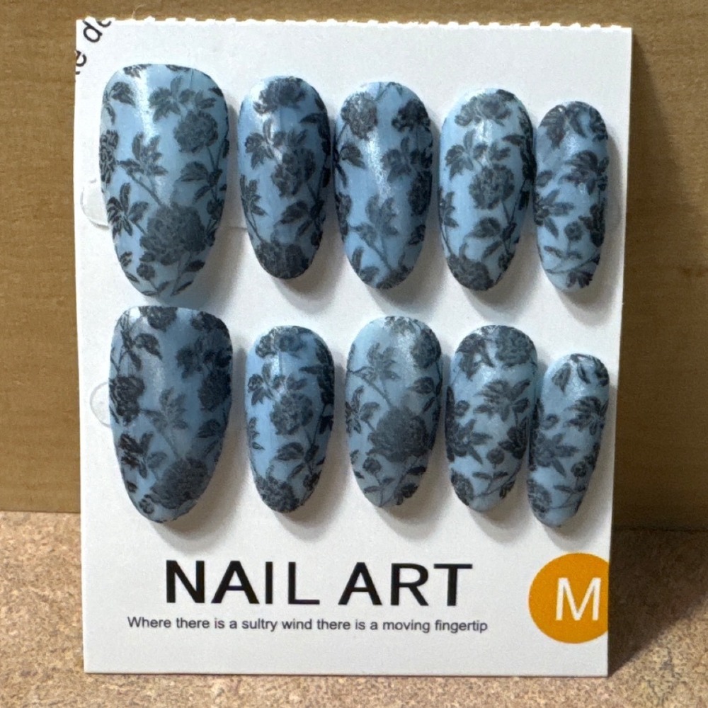 Light Blue With Black Floral Design Almond Press On Nails‎